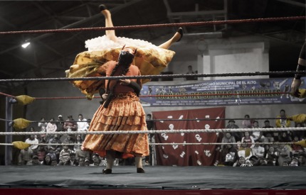 Two wrestling cholitas